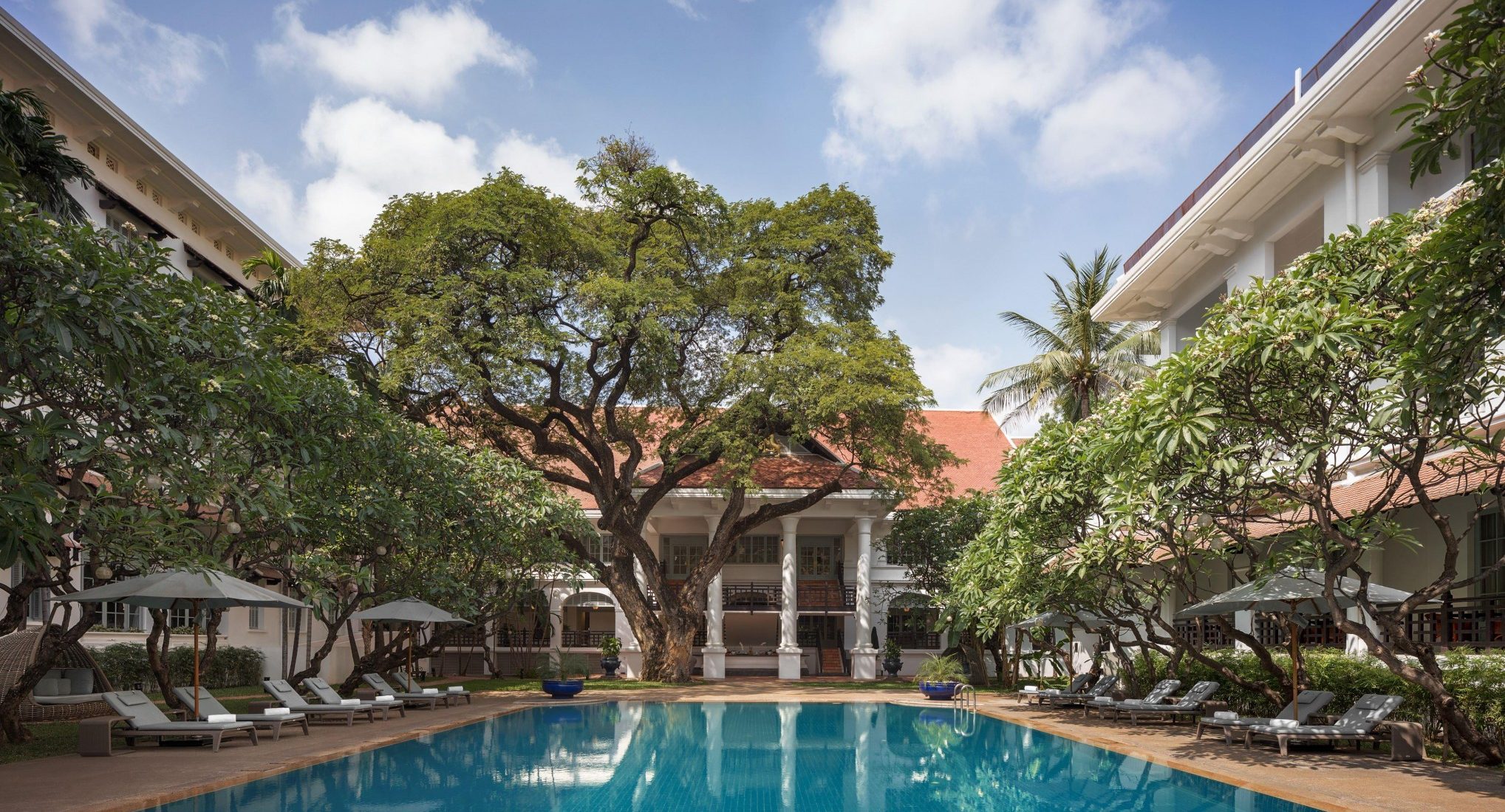 Raffles Hotel Le Royal Phnom Penh - Poolside Terrace